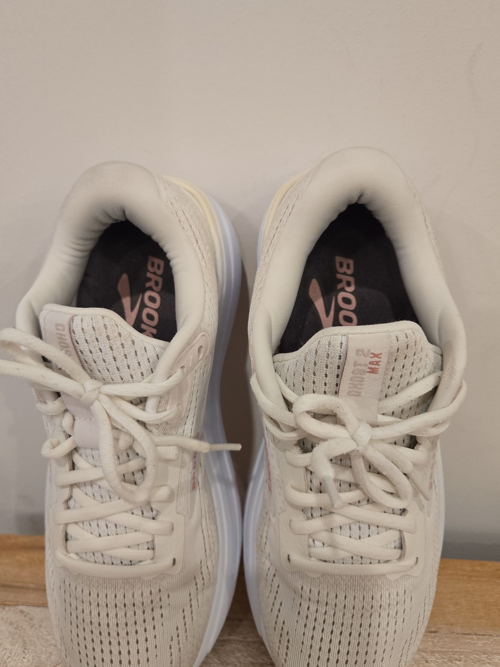 Brooks Ghost Max 2 Women's Size 10 Coconut Milk Zephyr Sneakers - Picture 10 of 11